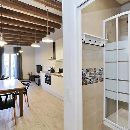 Lovely Flat At Sagrada Familia Apartment