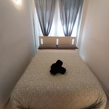 Apartment-loft Sagrada Famila L5 Metro Exit *