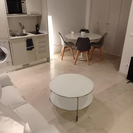 Apartment-loft Sagrada Famila L5 Metro Exit *