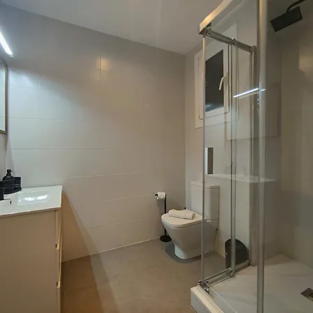 Apartment 2br Central Location *