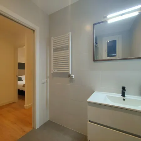 2br Central Location