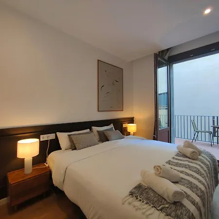 דירה Luxury 4br With Balcony *