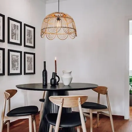 Lägenhet Kamina - 2 Bedroom In Passeig De Gracia Barcelona