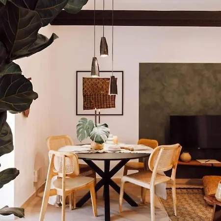 Hemba - 3 Bedroom And Balcony In Gracia
