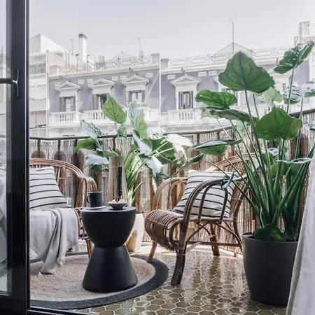 Babinga - 3 Bedroom And Balcony In Eixample Esquerra Apartment