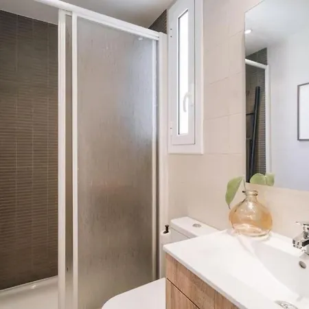 Bolia - 2 Bedroom And Terrace In Eixample Esquerra Apartment Barcelona