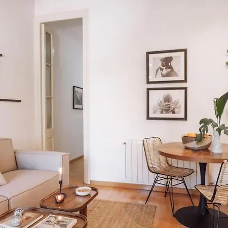 Kakwa - 2 Bedroom And Balcony Eixample Esquerra Apartment *