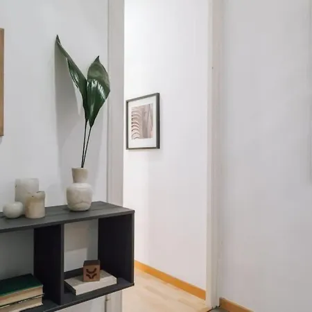 Apartment Kakwa - 2 Bedroom And Balcony Eixample Esquerra