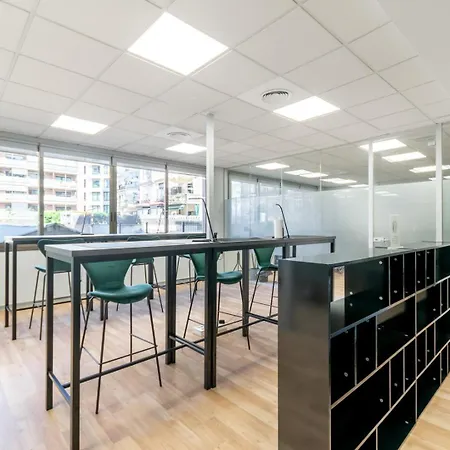Pensión Coliving Gran Via Carlos Iii Barcelona