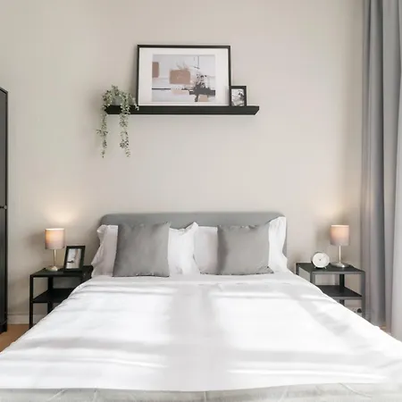 Coliving Gran Via Carlos Iii Pensión Barcelona
