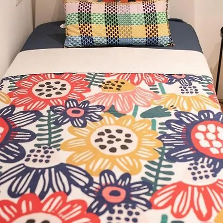 By Universitat Private Hostel Barcelona