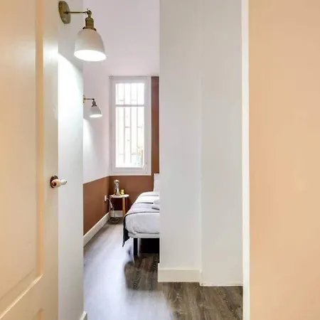 Colorful With Cozy Terrace In Gracia Apartment *