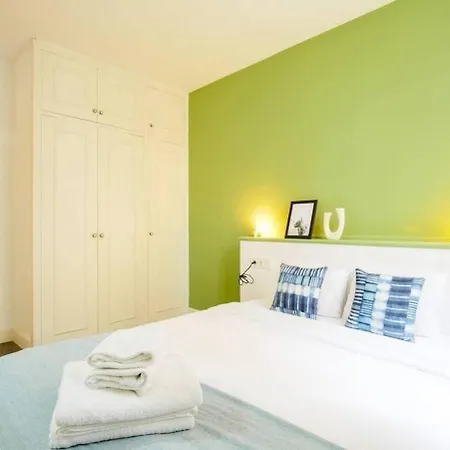 Colorful With Cozy Terrace In Gracia * Barcelona