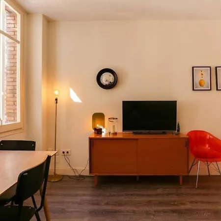 Stylish 2 Bdr In Trendy Gracia Appartamento Barcellona