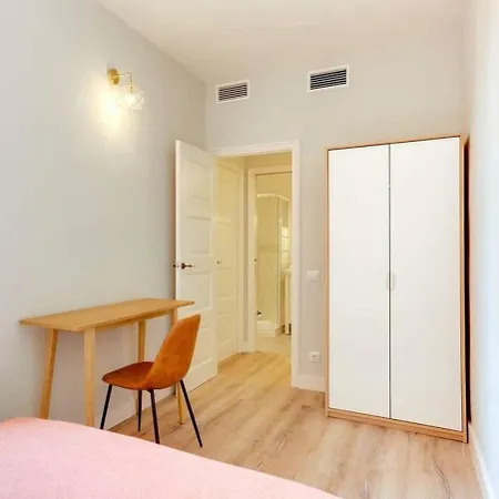 Bright 2bdr In Trendy Gracia Lägenhet Barcelona
