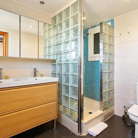 Apartment Chic 3br Retreat With Private Terrace