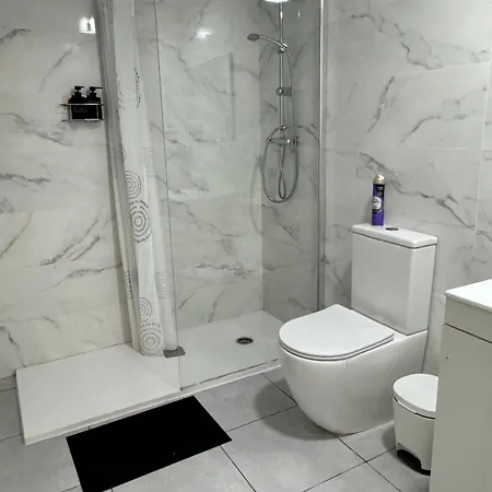 Habitacion Para Tu Estadia Corta En Bcn Apartment *