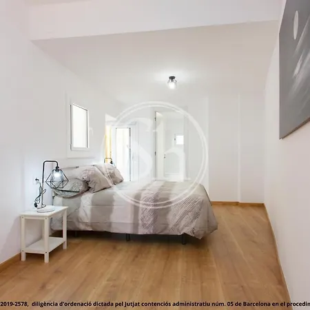 Lindo Atico En El Centro De Apartamento