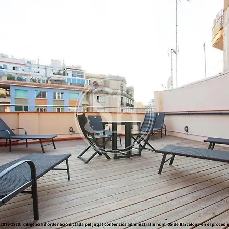 Lindo Atico En El Centro De Apartamento Barcelona