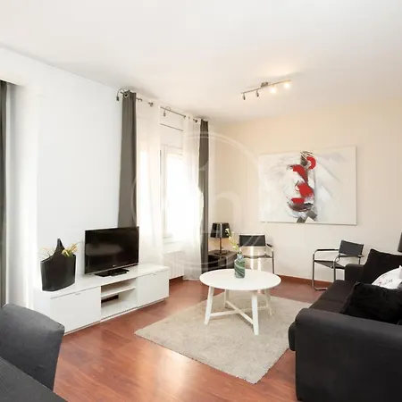 Apartment Wonderful Near Sagrada Familia