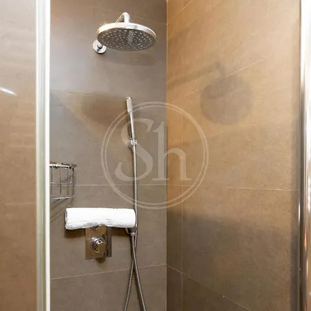 Wonderful Near Sagrada Familia Apartment