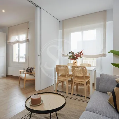 Hermoso Junto A La Sagrada Familia Appartement