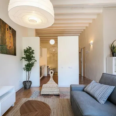 Luxurious With Awesome Rooftop *