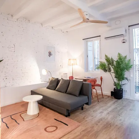 44poc1062 - Newly Decorated In Poble Sec *