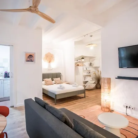 44poc1062 - Newly Decorated In Poble Sec Barcelona