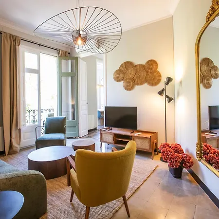 22dia1087- New 2br Flat In The Center! *