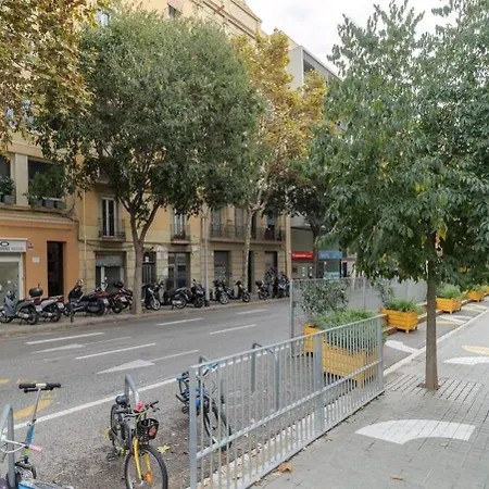 Live Like A Local In Eixample *