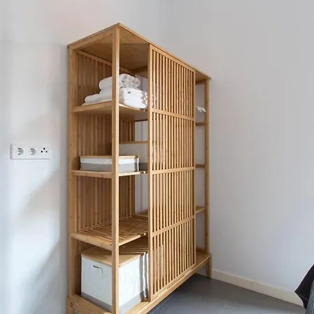 Cozy And Quiet In Trendy Sants Apartment Barcelona