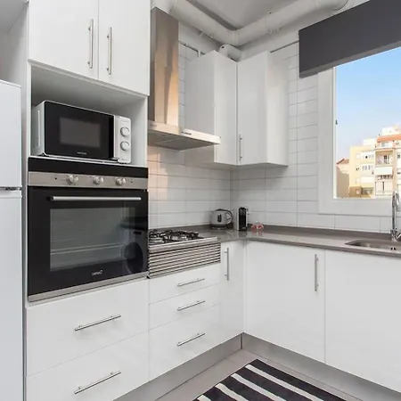 Cozy And Quiet In Trendy Sants Apartment
