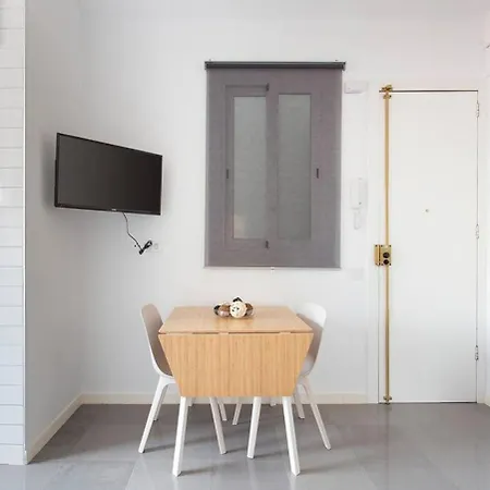 Cozy And Quiet In Trendy Sants *