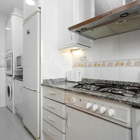 3 Con Balcon * Barcelona