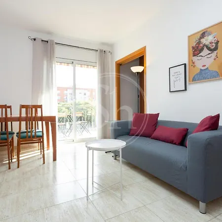 Apartment 3 Con Balcon