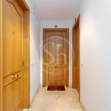 3 Con Balcon Apartment