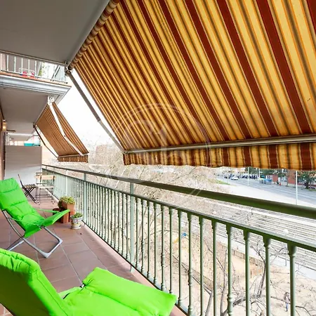 3 Con Balcon Apartment