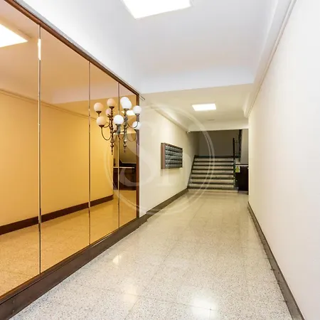 Familiar Junto A Hospital Clinic Apartment Barcelona
