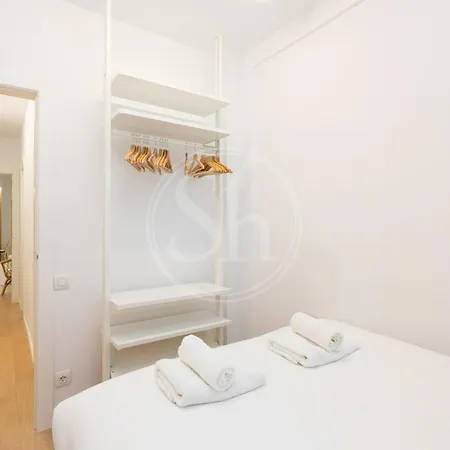 Familiar Junto A Hospital Clinic * Barcelona