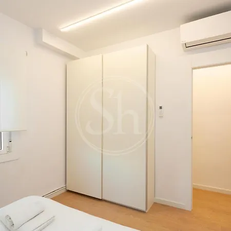 Apartment Familiar Junto A Hospital Clinic