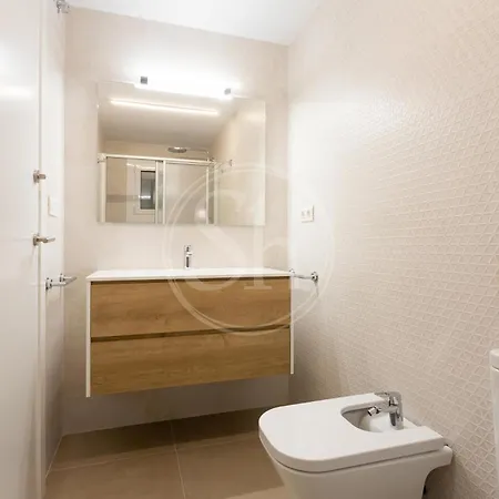 Apartment Familiar Junto A Hospital Clinic *