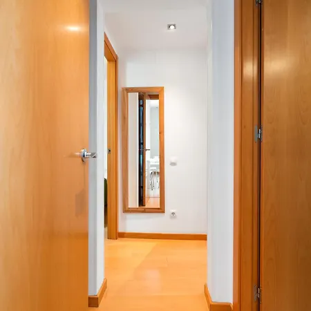Fridays Flats Bright & Breezy Apartment *