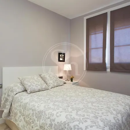 Acogedor Junto A Sagrada Familia Apartamento