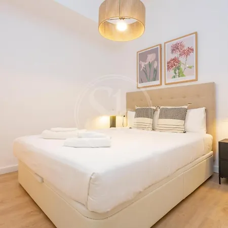 Moderno Familiar En Eixample Apartment Barcelona