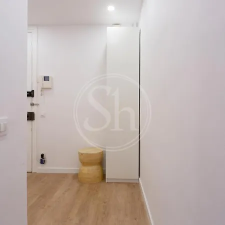 Moderno Familiar En Eixample Apartment