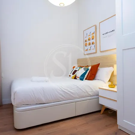 Comodo Piso En Eixample Apartment Barcelona
