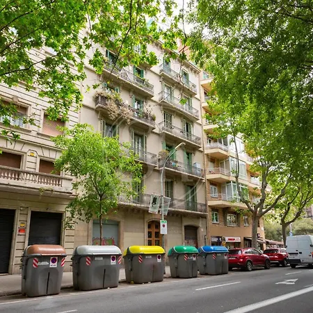Comodo Piso En Eixample Apartment Barcelona