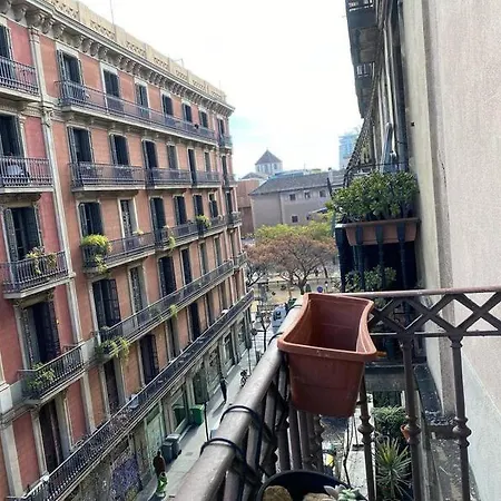 Habitacion Grande Y Luminosa En Las Ramblas Apartment