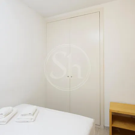 Luminescent Valencia Apartment *